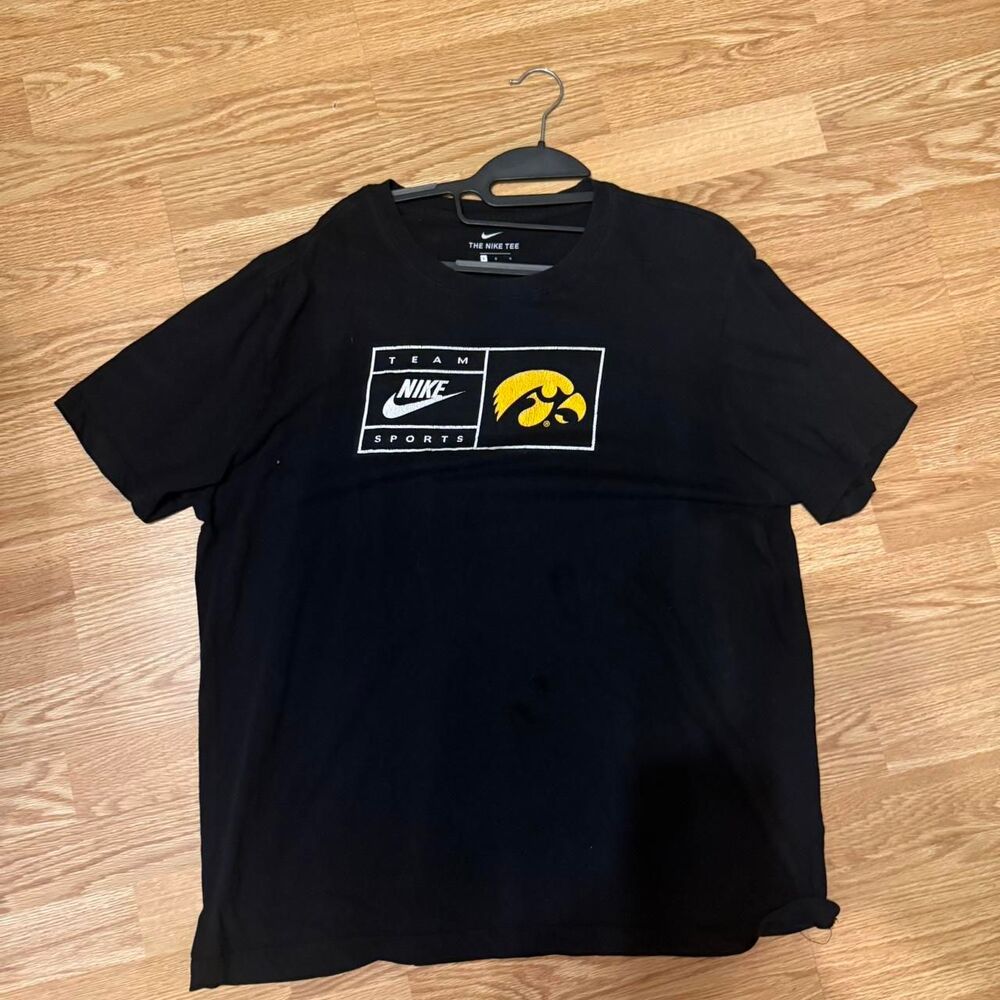 Nike Men's Black T-shirt